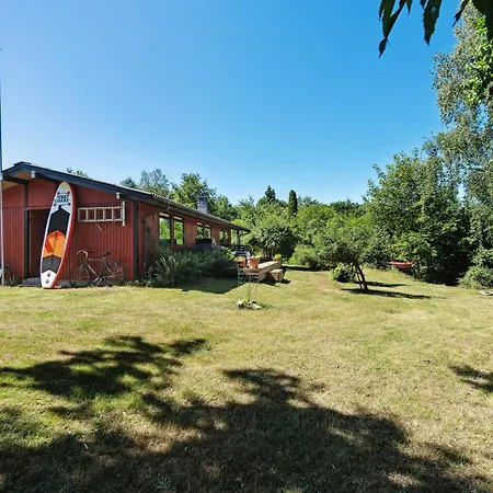 The Red Summer House With The Lush Garden At Vakantiehuis *