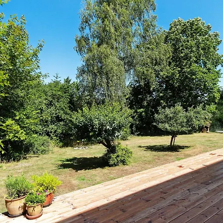 The Red Summer House With The Lush Garden At Vakantiehuis Asnæs