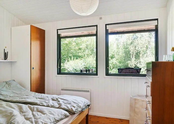The Red Summer House With The Lush Garden At Vakantiehuis *